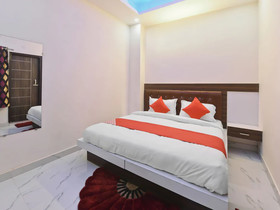 The Signature Hotel By OYO Rooms