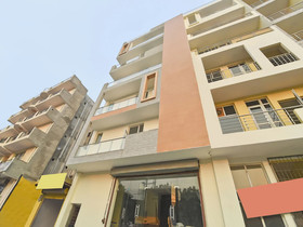 The Signature Hotel By OYO Rooms