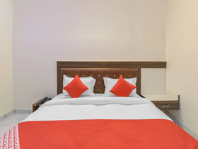 The Signature Hotel By OYO Rooms
