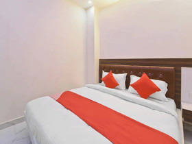 The Signature Hotel By OYO Rooms