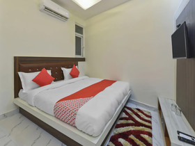 The Signature Hotel By OYO Rooms