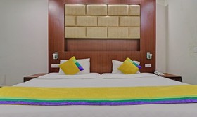 Itsy By Treebo Hamlets Stay