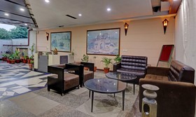 Itsy By Treebo Hamlets Stay