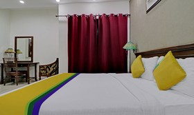 Itsy By Treebo Hamlets Stay