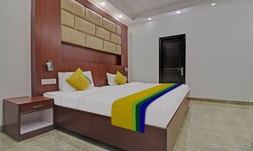 Itsy By Treebo Hamlets Stay