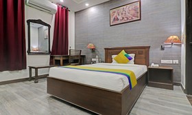 Itsy By Treebo Hamlets Stay