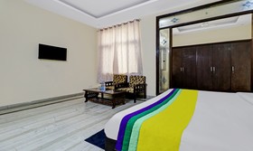 Treebo Trip Hm Palace