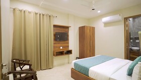 Hotel Pushpdeep Residency