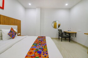 Fabhotel Premium Kashi
