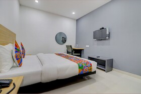 Fabhotel Premium Kashi