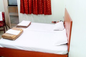 Goroomgo Kashi Inn Varanasi