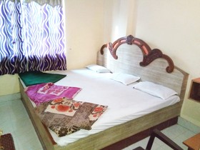 Goroomgo P.N. Ganga Varanasi