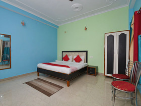 Hotel Chaitanya Inn