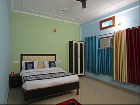 Hotel Chaitanya Inn