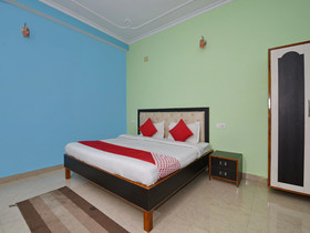 Hotel Chaitanya Inn