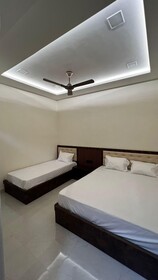 Hotel Divyakashi Homestay
