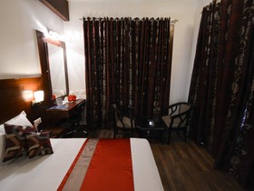 Hotel Janhvi International