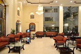 Hotel Meraden Grand