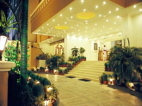 Hotel Meraden Grand