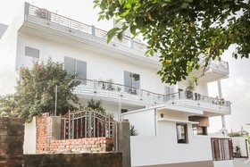 Hotel Moti Mahal by OYO Rooms