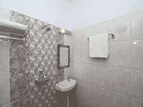 Hotel Roshan By OYO Rooms