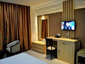 Hotel The Sapphire Grand