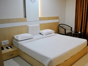 Hotel The Sapphire Grand