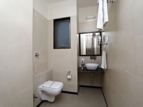 Jade Inn Hotel by OYO Rooms