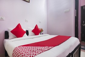 Royal Luxury Rooms by OYO Rooms