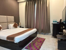 Hotel Idhayan Palace