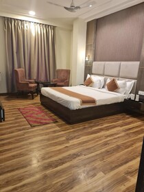 Hotel Idhayan Palace