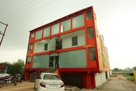 Hotel Skyzone Madhuvan By OYO Rooms
