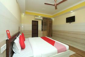 Hotel Skyzone Madhuvan By OYO Rooms