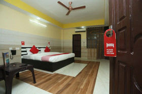 Hotel Skyzone Madhuvan By OYO Rooms