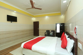 Hotel Skyzone Madhuvan By OYO Rooms