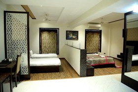 Hotel The Royal Bharti