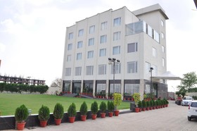 Hotel The Royal Bharti