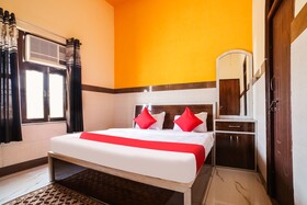 Muni ji Restaurant & Hotel by OYO Rooms