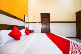 Muni ji Restaurant & Hotel by OYO Rooms
