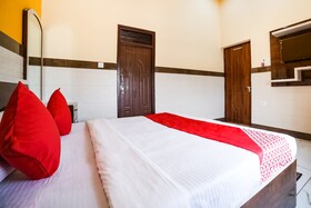 Muni ji Restaurant & Hotel by OYO Rooms