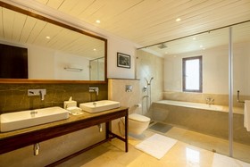 Puttabong Cottage, Darjeeling