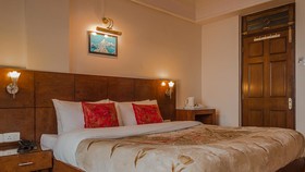 Hotel Shangri-La Regency