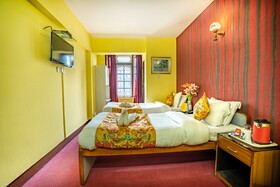 Fennel Hotel Red Rose