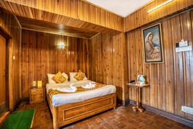 Fennel Hotel Red Rose