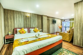 Fennel Hotel Red Rose