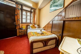 Fennel Hotel Red Rose