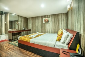 Fennel Hotel Red Rose