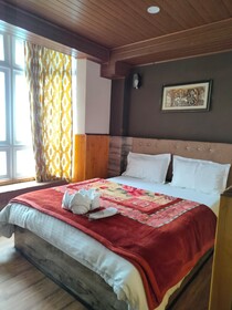 Goroomgo Olive Branch Darjeeling