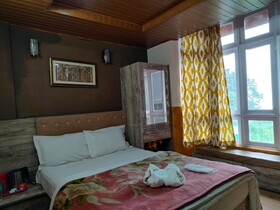 Goroomgo Olive Branch Darjeeling