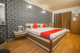 Hotel Everest Glory By OYO Rooms